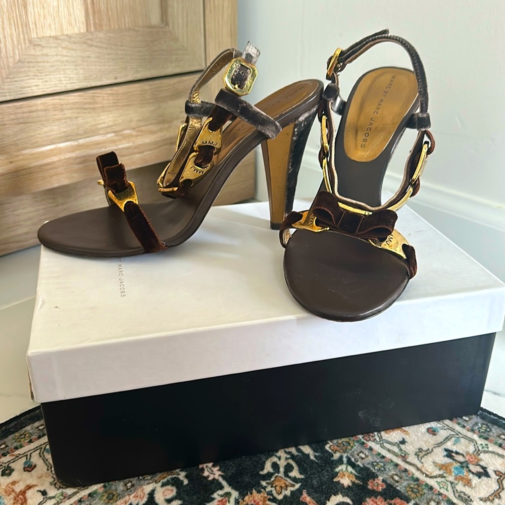 Marc by Marc Jacobs Brown Velour Sandal Heel - size 7 (37)